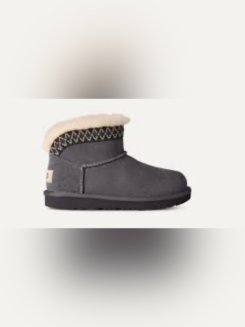 NWOT Kids Classic Ultra Mini Taslyn Boot Size 4